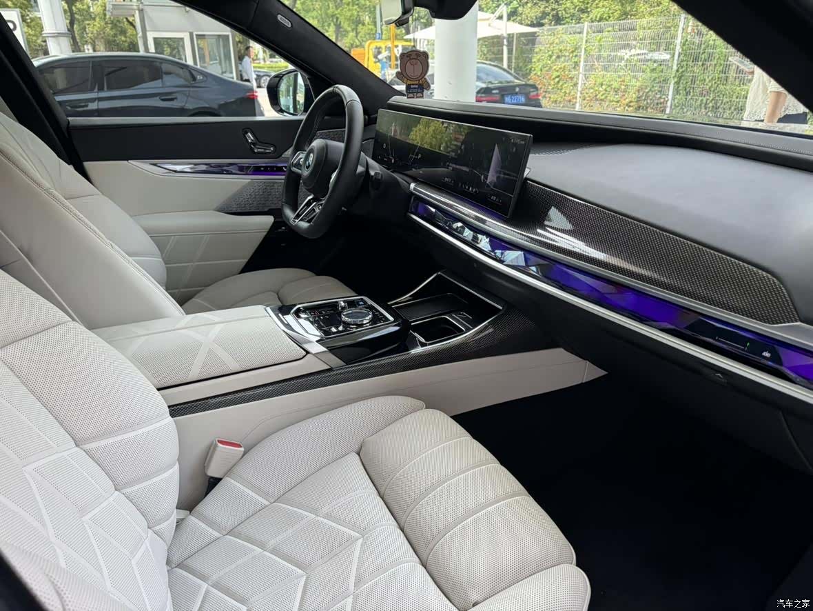 BMW i7, 2025 19