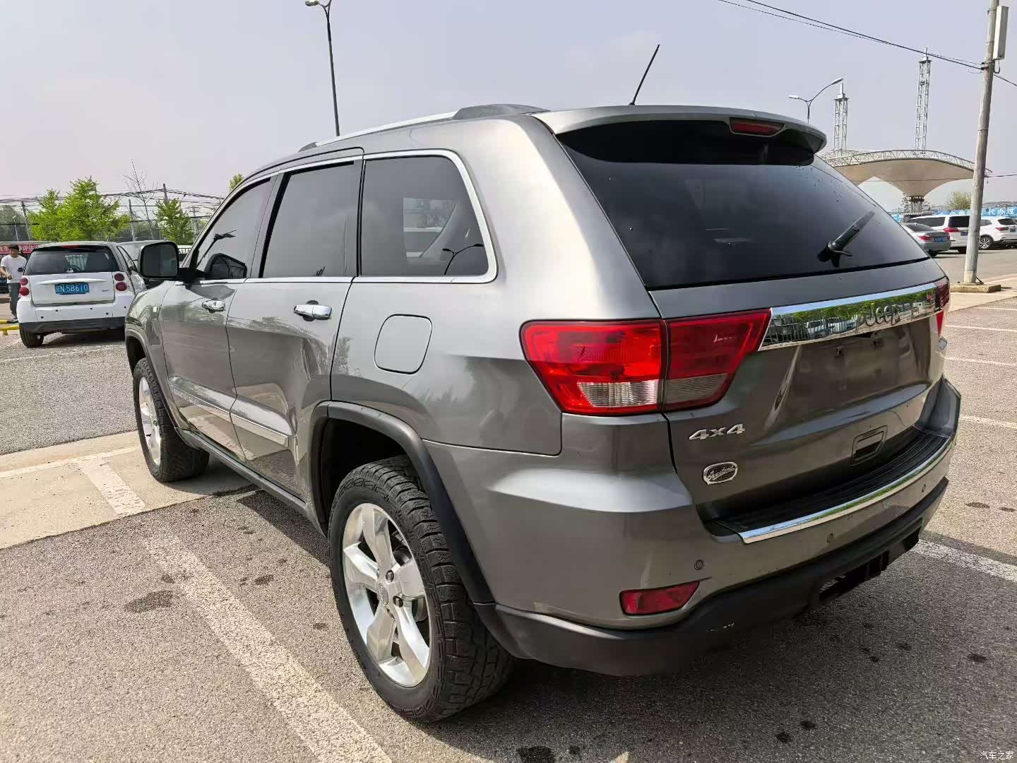 Jeep Grand Cherokee, 2013 4
