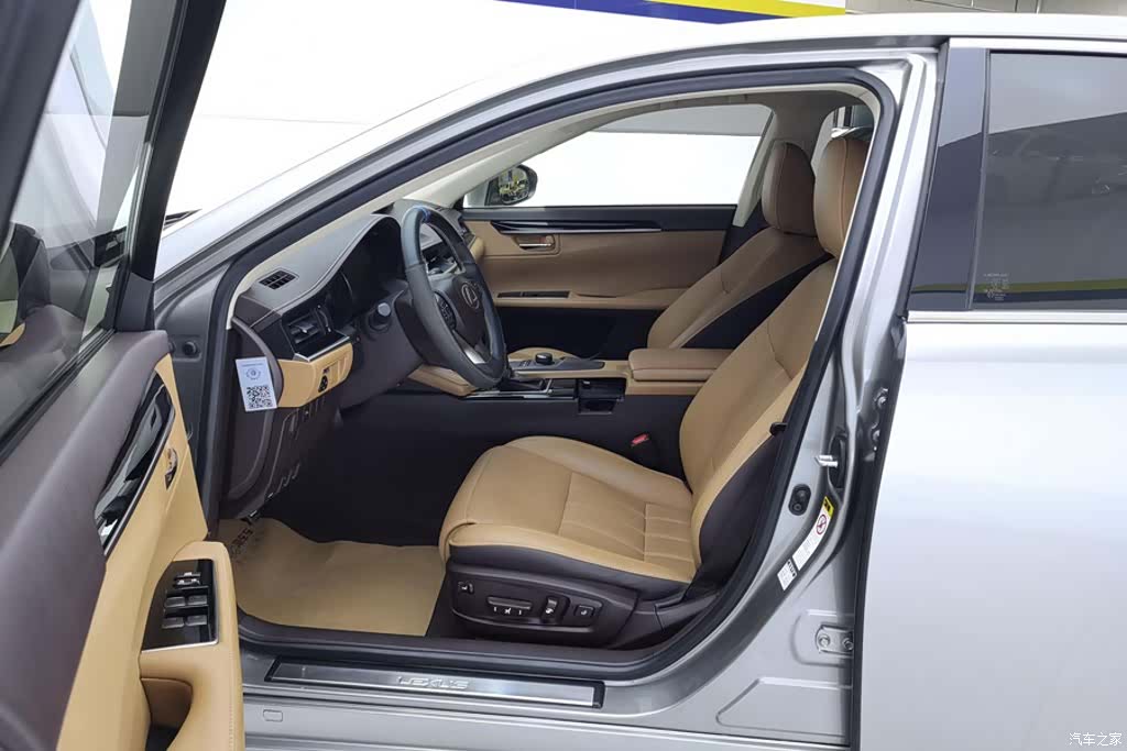 Lexus ES, 2018 9