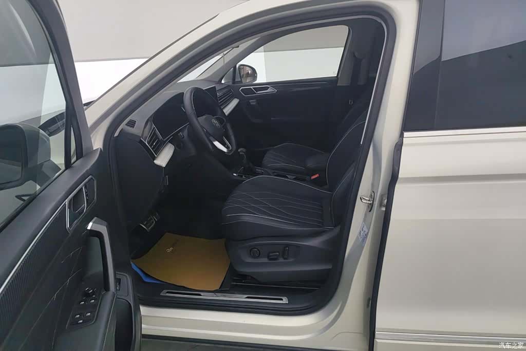 Volkswagen Tiguan L, 2022 9