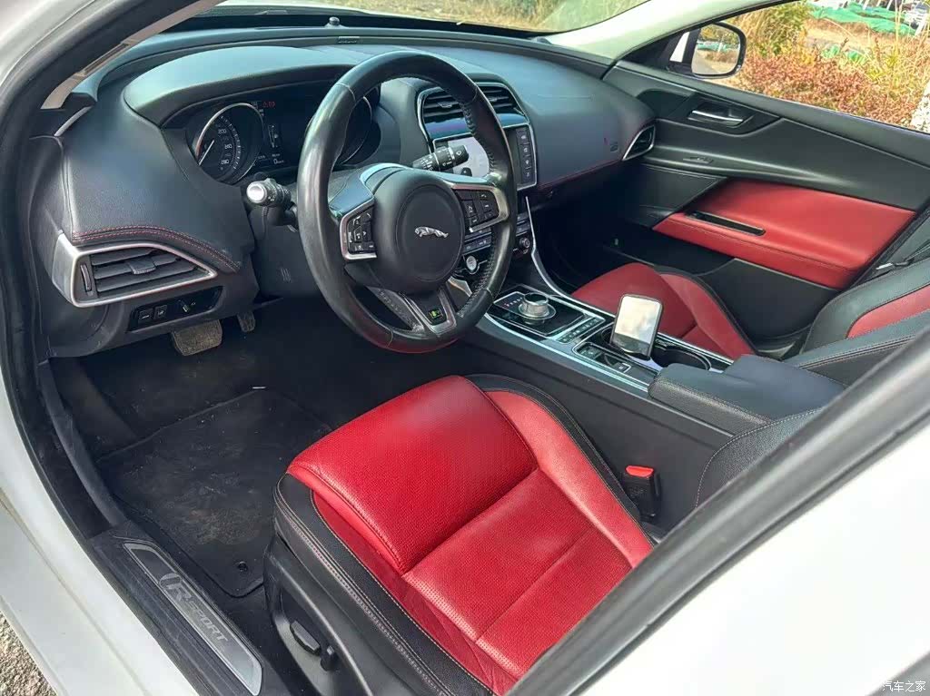 Jaguar XE, 2016 все фото