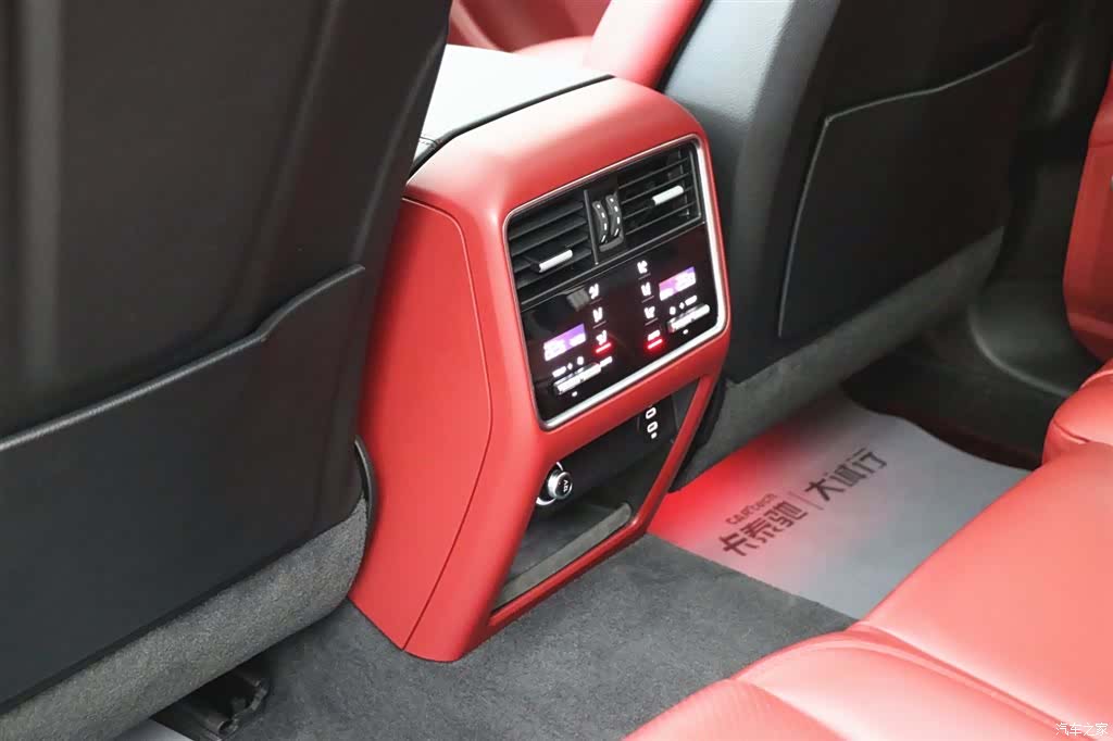 Porsche Cayenne, 2023 24