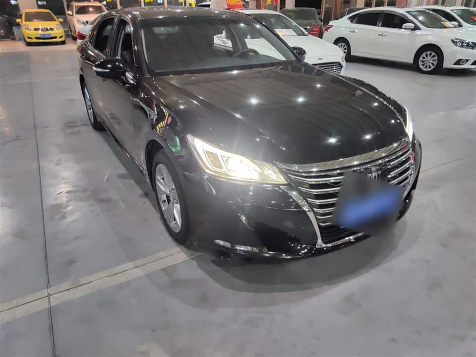 Toyota crown