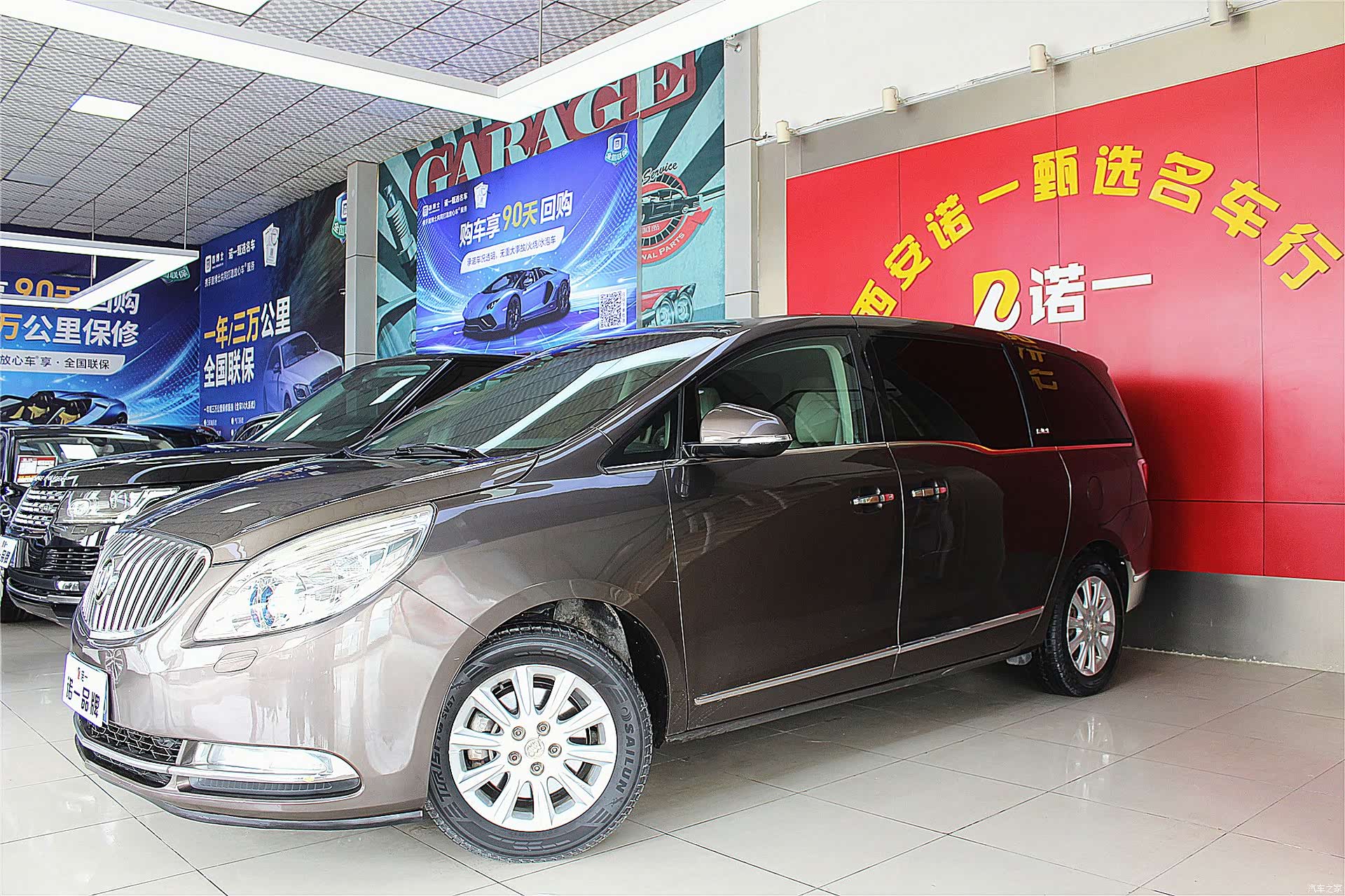 Buick GL8, 2013 1