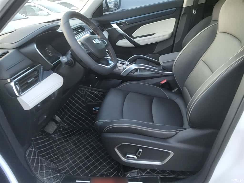 Geely Boyue, 2022 15