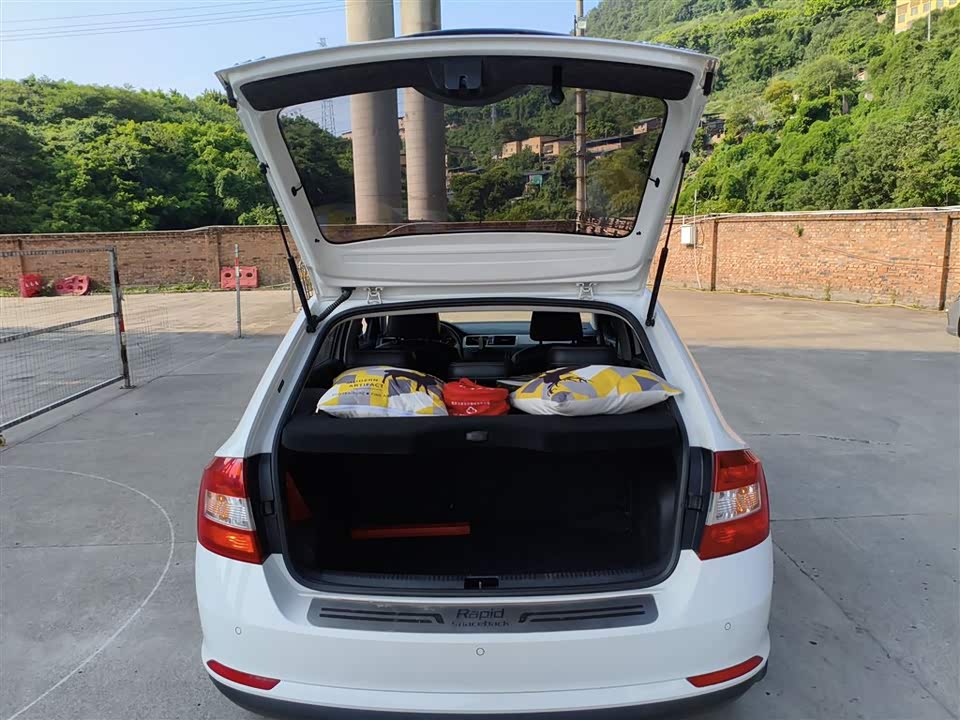 Skoda Xindong