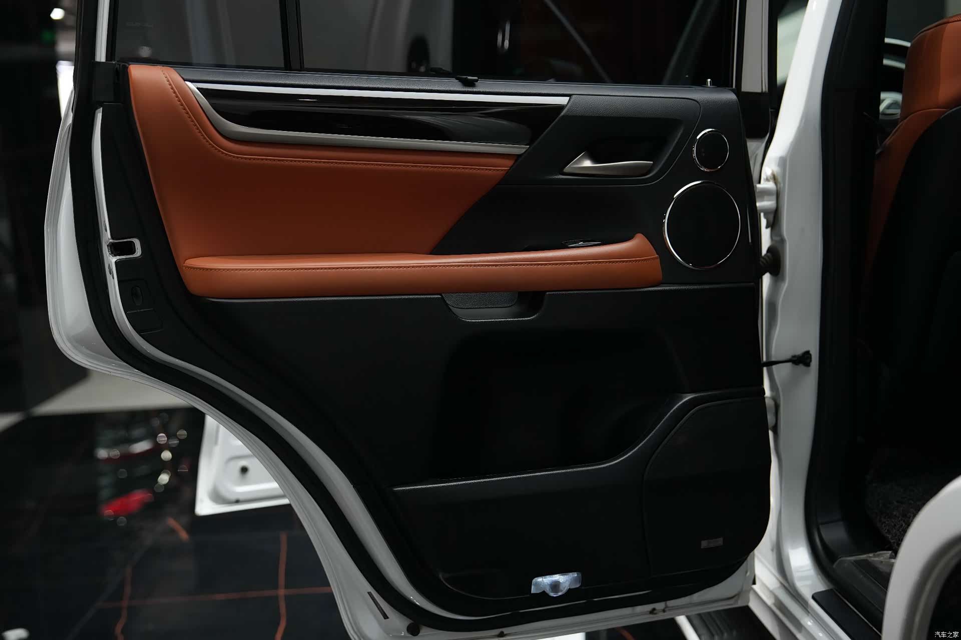 Lexus LX, 2020 25