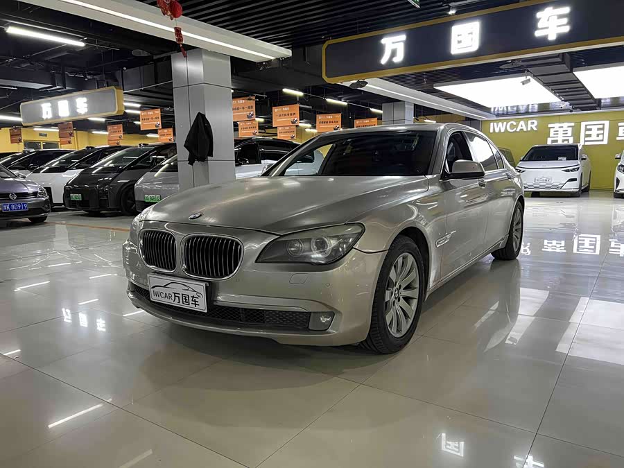 BMW 7-Series 2011, фото 1