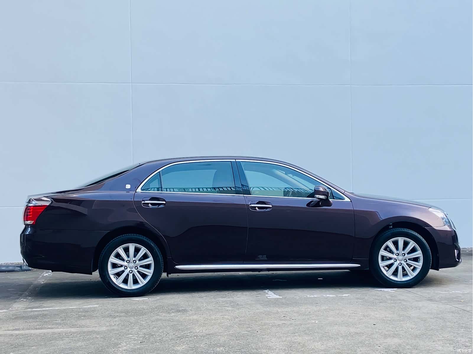 Toyota Crown, 2014 9
