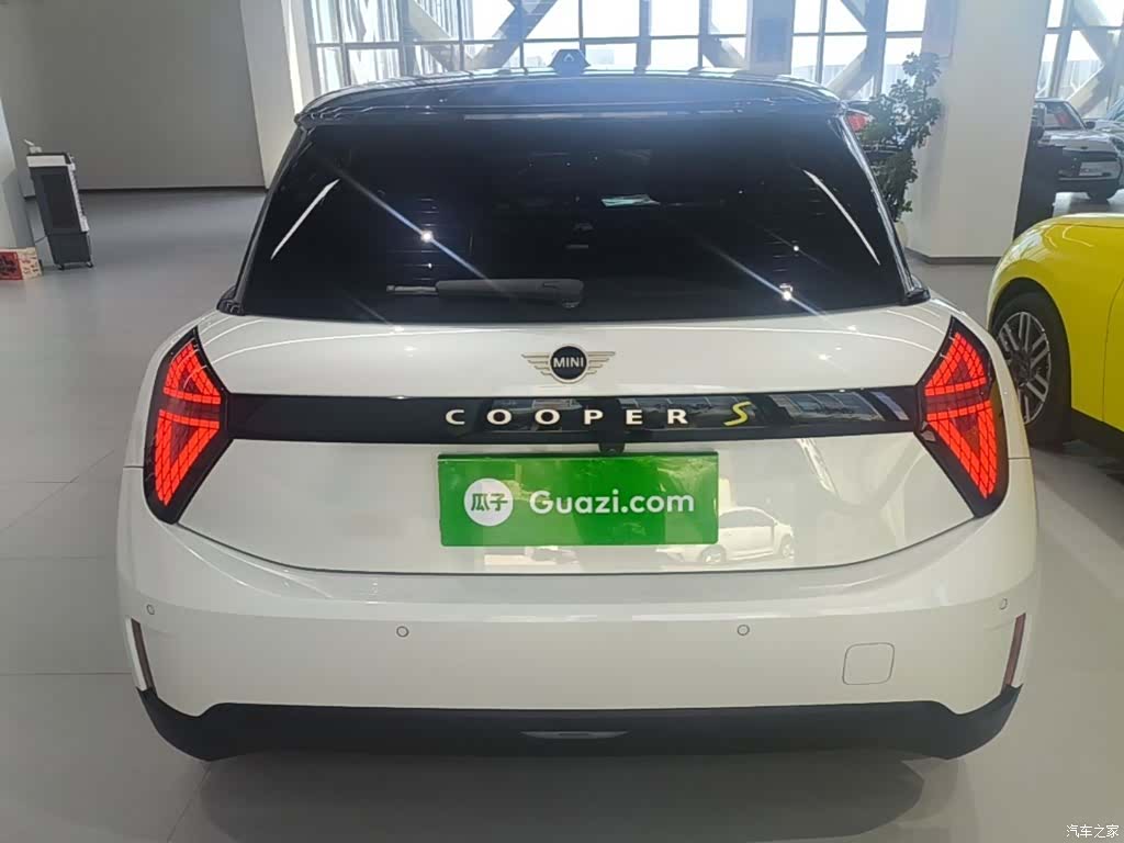Mini Cooper, 2024 6