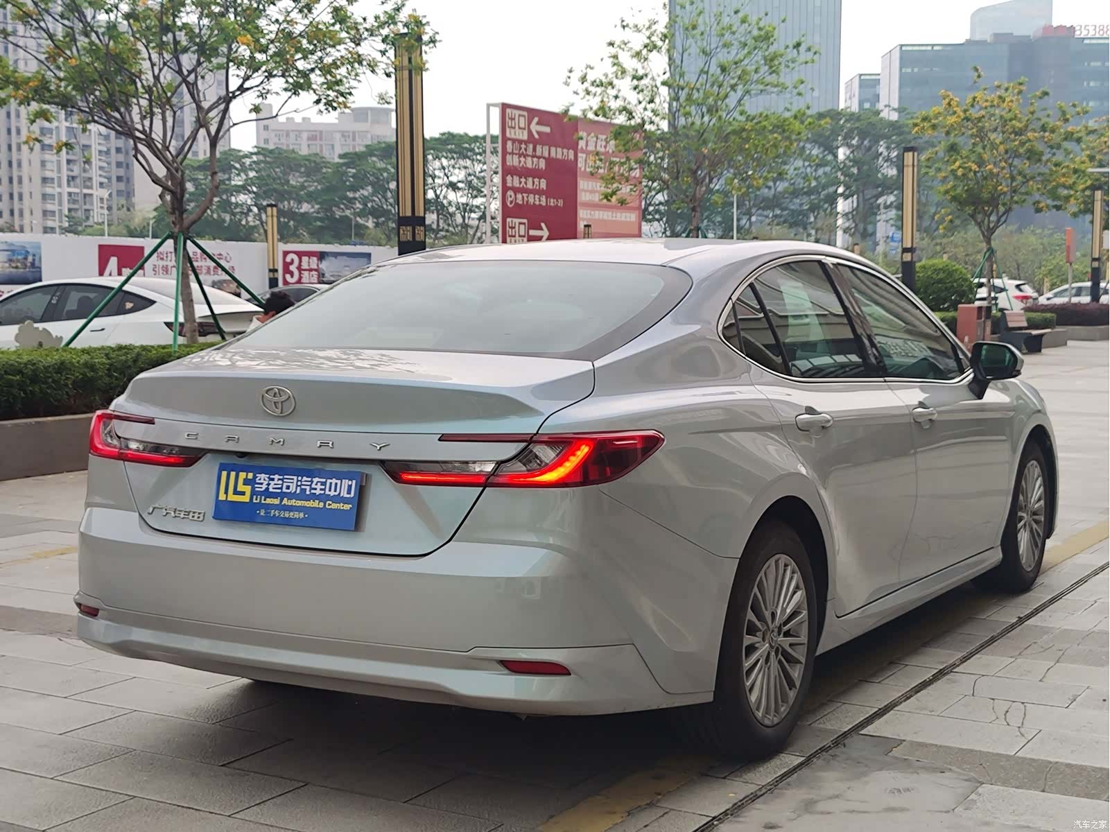 Toyota Camry, 2025 все фото