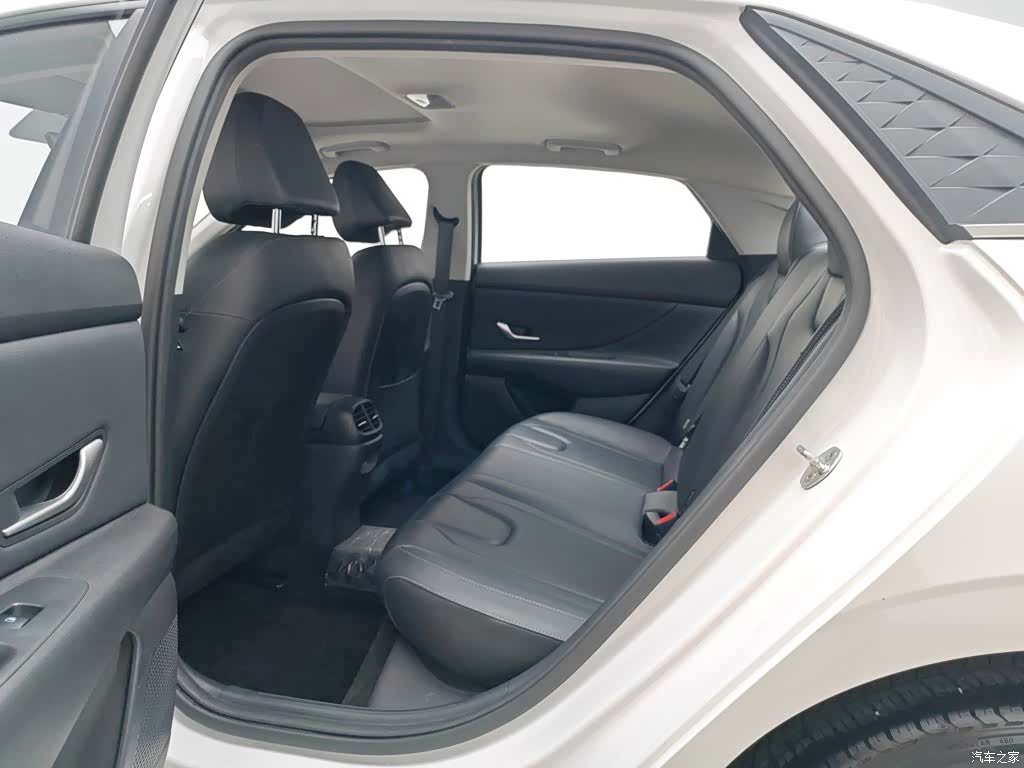 Hyundai Elantra, 2023 15
