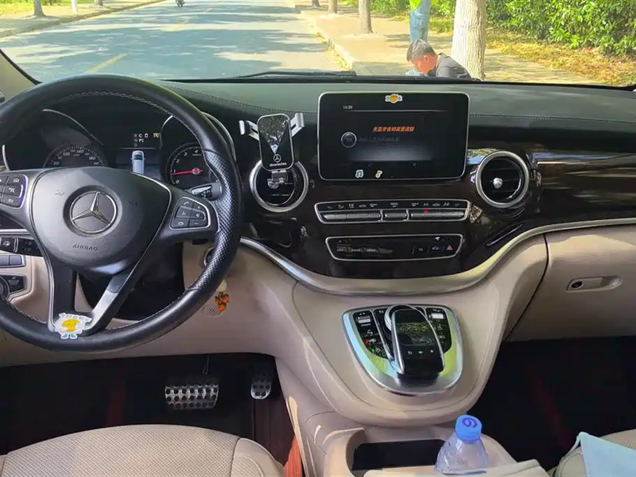 Mercedes-Benz V-class Mercedes-Benz V-class