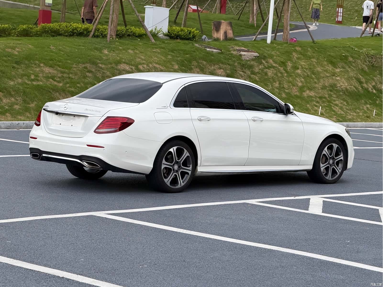 Mercedes-Benz E-Class, 2016 4