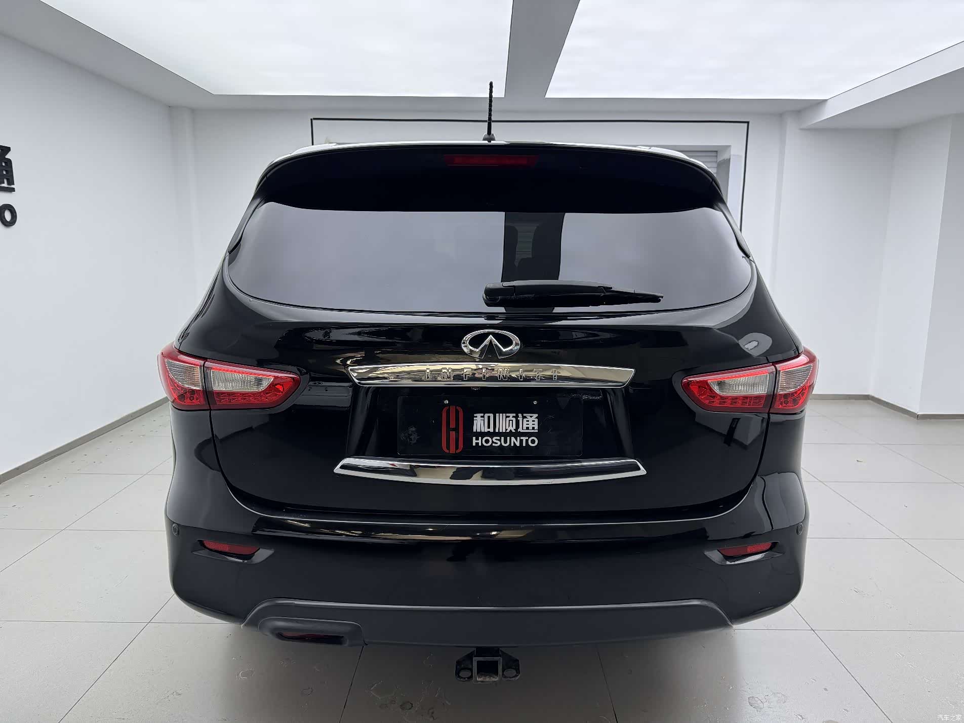 Infiniti JX35, 2014 8
