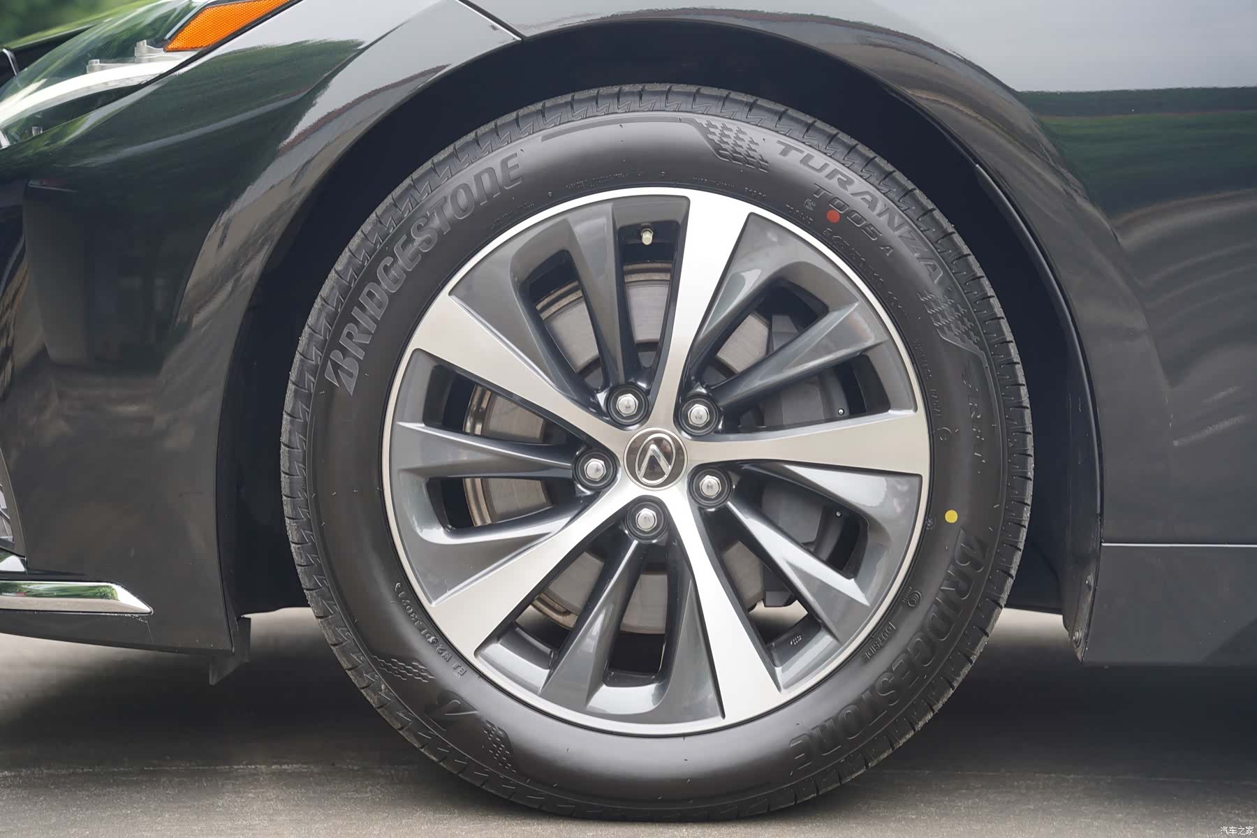 Lexus LS, 2022 12