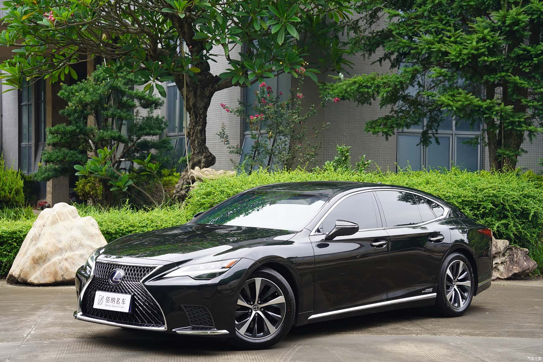 Lexus LS, 2022 2