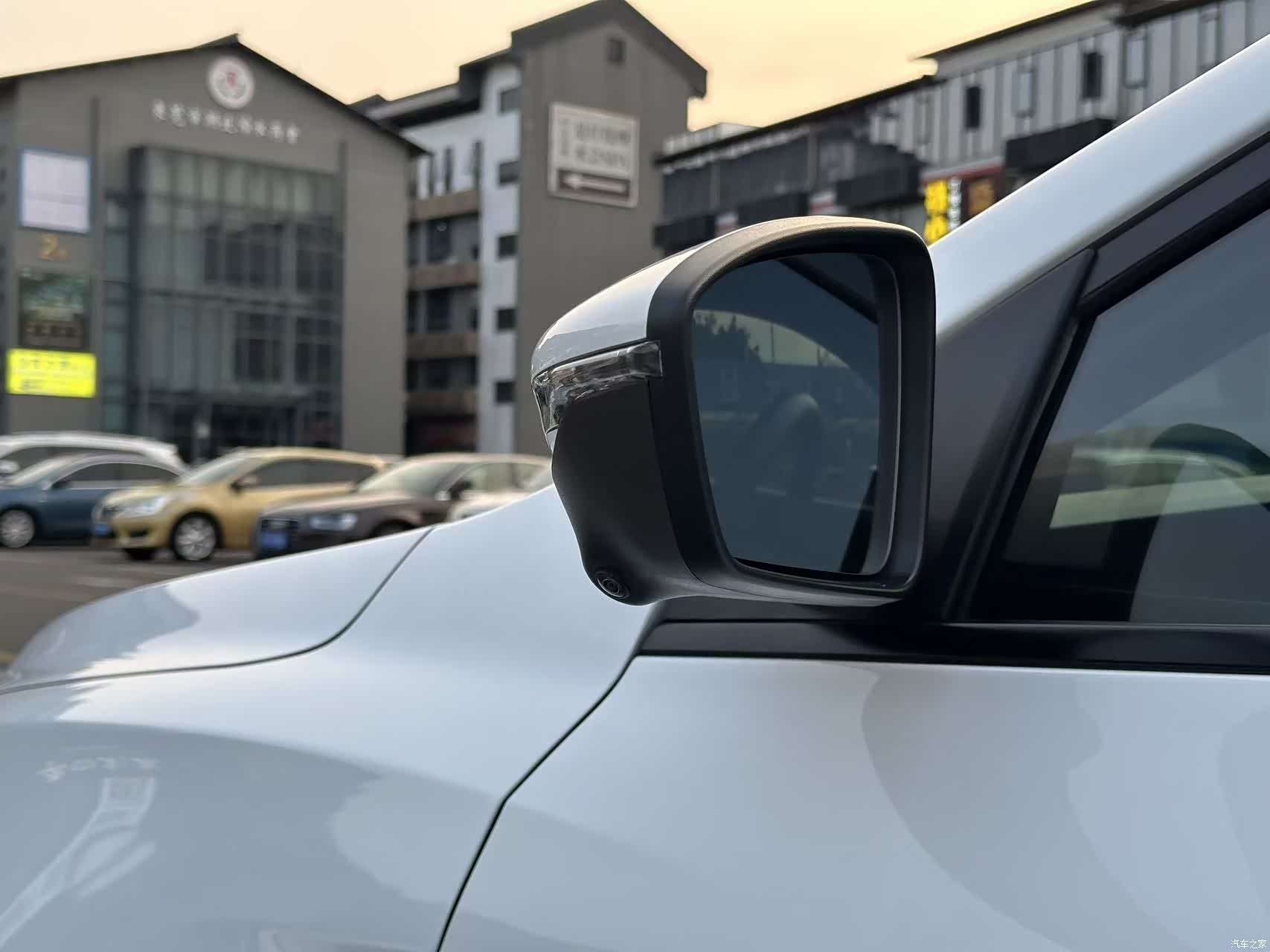 Geely Binray, 2025 20
