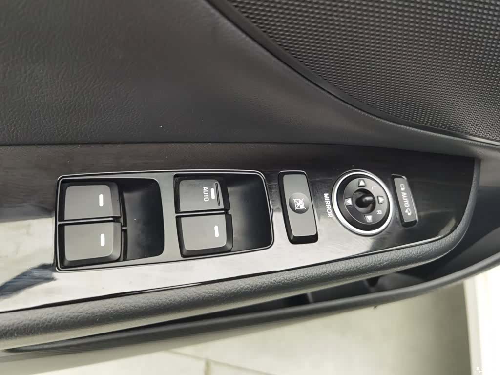 Hyundai DLX, 2016 9