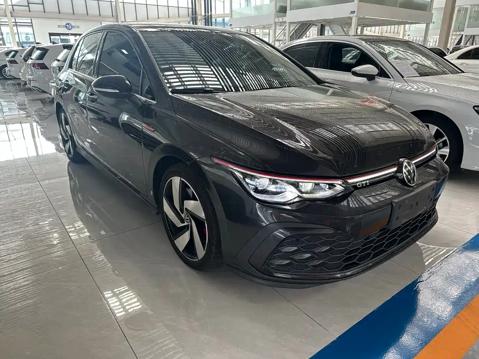 Volkswagen Golf GTI