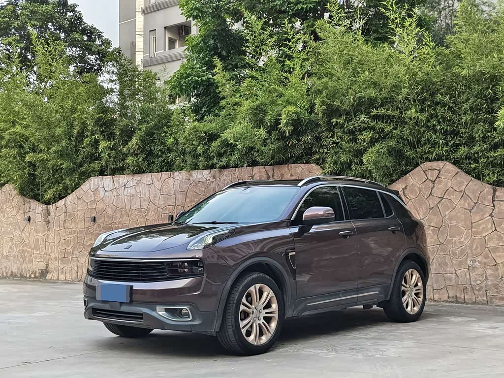 Lynk & Co 01