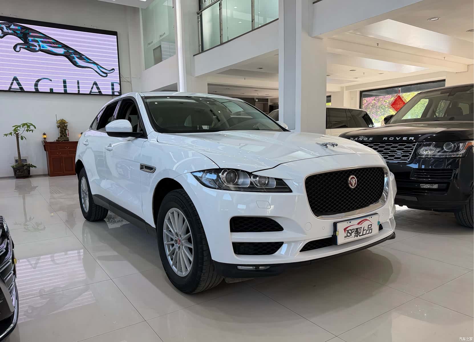 Jaguar F-PACE, 2017 3