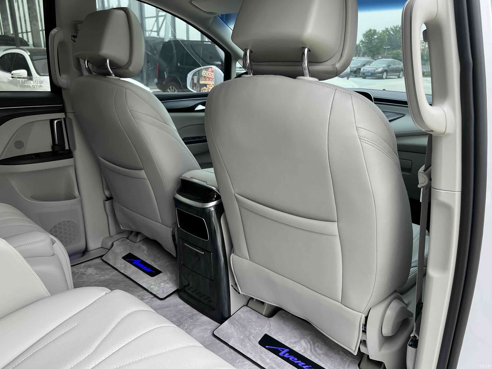Buick GL8, 2023 9