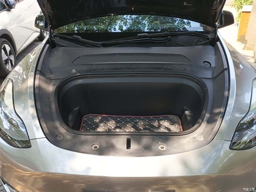 Tesla Model Y, 2023 20