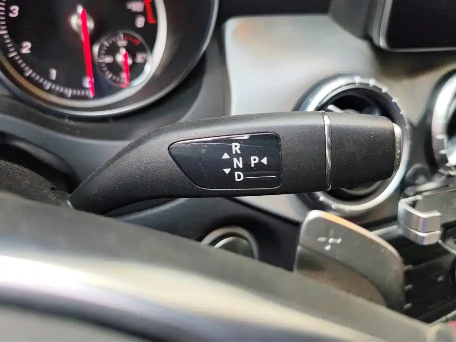 Mercedes-Benz CLA Mercedes-Benz CLA