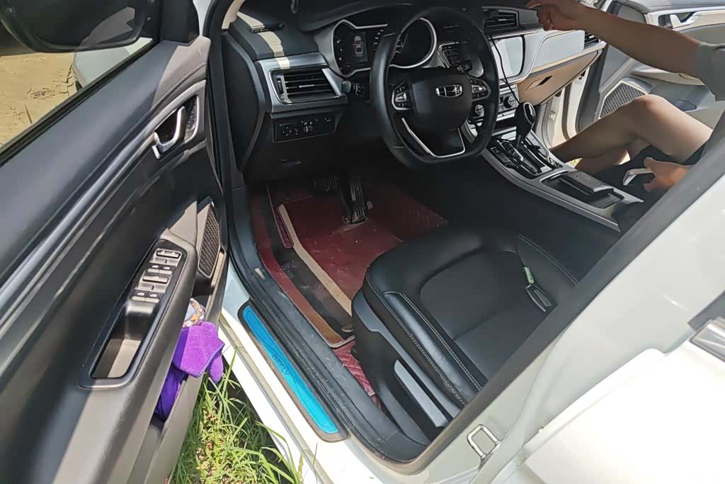 Geely Emgrand, 2019 9