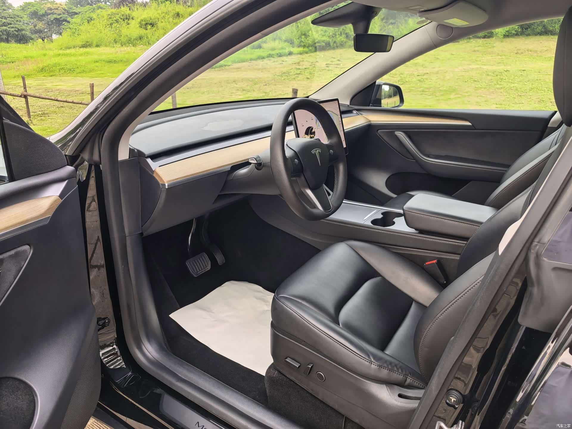 Tesla Model Y, 2022 4
