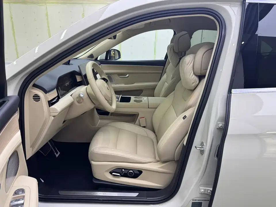 AITO Ask the world M5