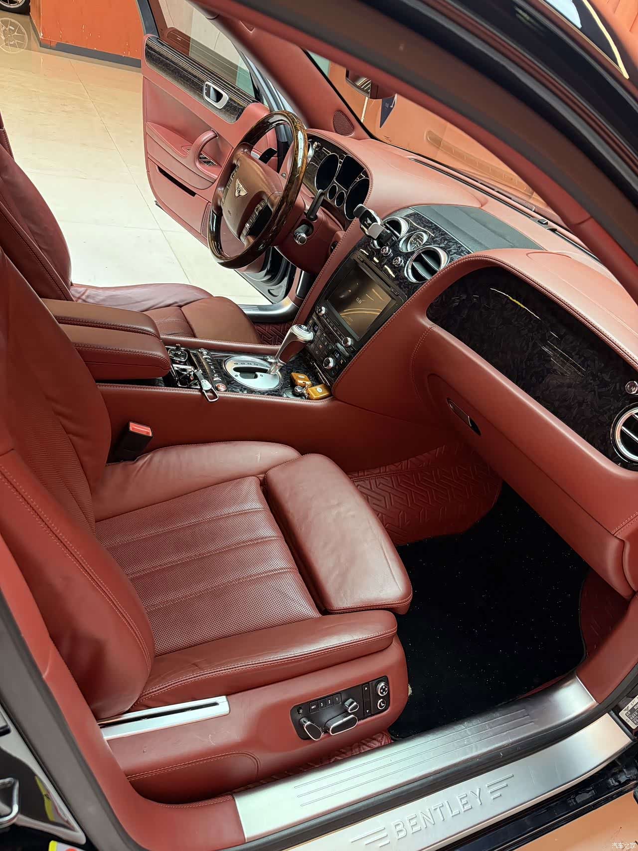Bentley Flying Spur, 2012 7