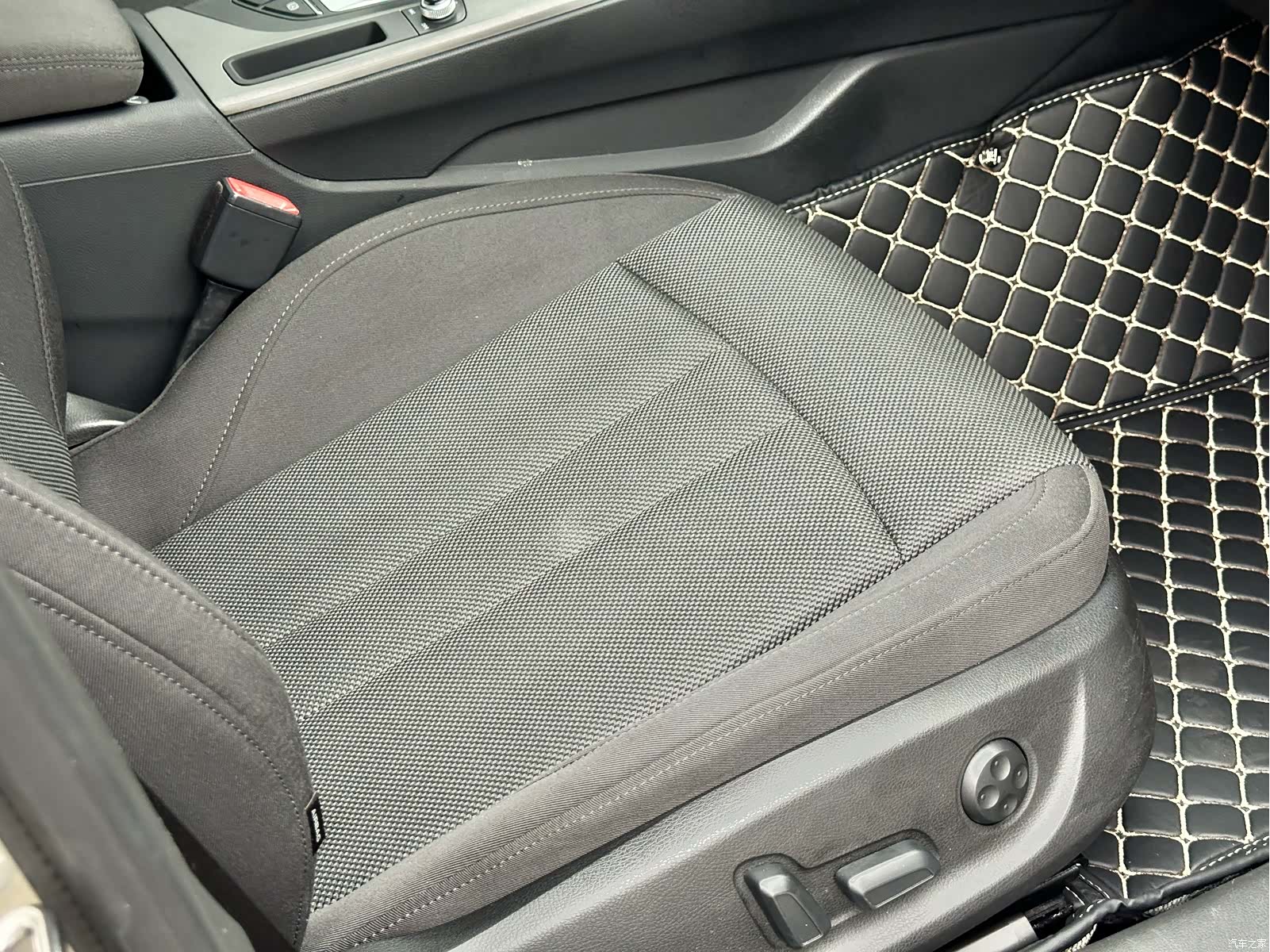 Audi A4L, 2018 14