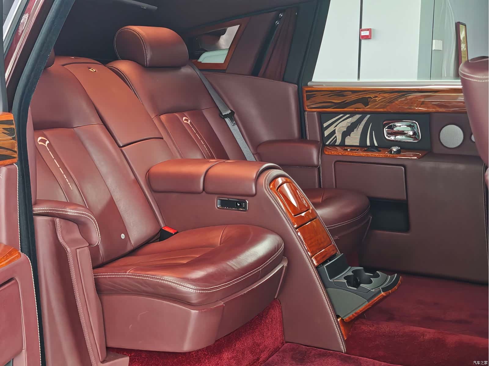Rolls-Royce Phantom, 2016 10
