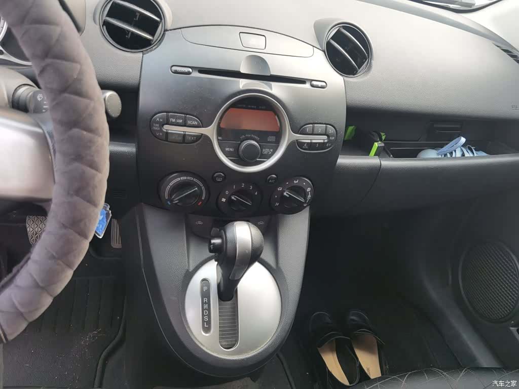 Mazda 2, 2014 8