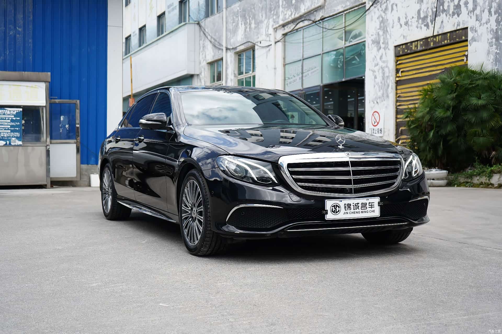 Mercedes-Benz E-Class, 2018 3