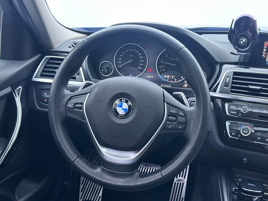BMW 3 Series 2017, фото 19