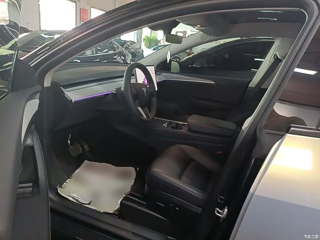 Tesla Model Y, 2024 15