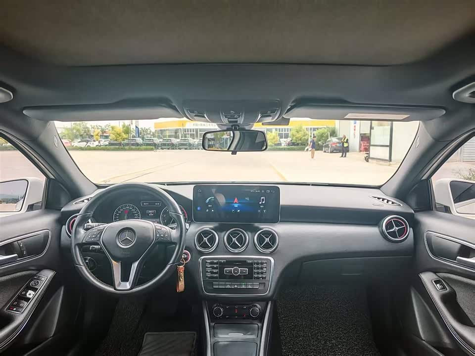 Mercedes-Benz Class A Mercedes-Benz Class A