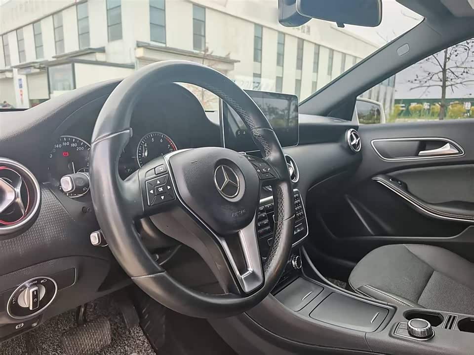 Mercedes-Benz Class A Mercedes-Benz Class A