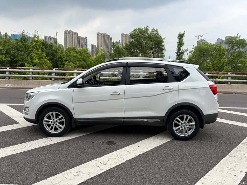 Wuling 560, 2016 8