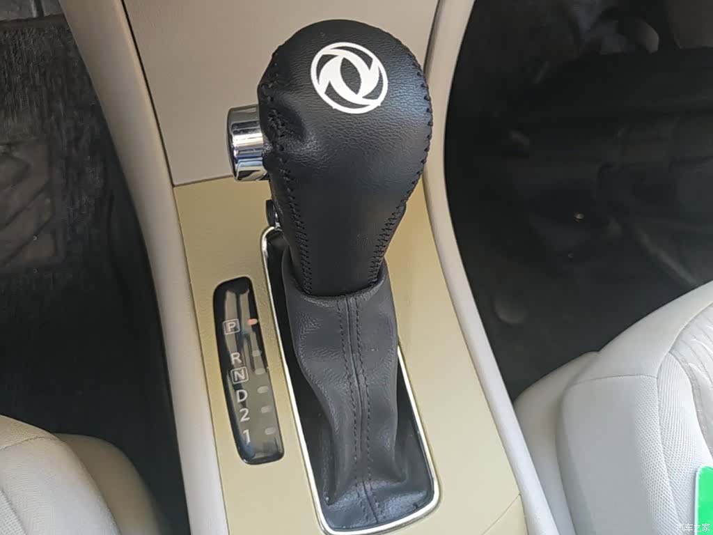 DongFeng A60, 2016 14