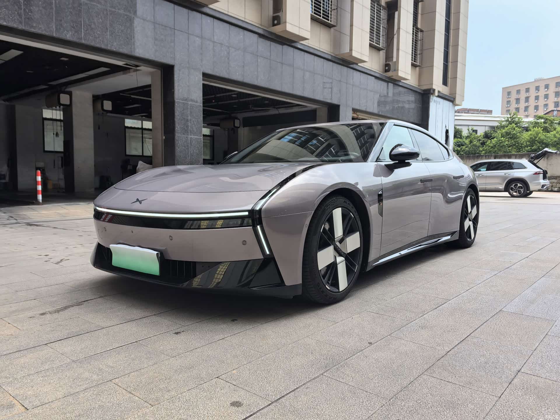 Xpeng P7, 2025 1