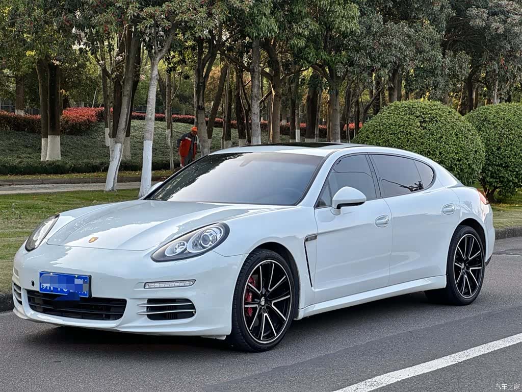 Porsche Panamera, 2017 1