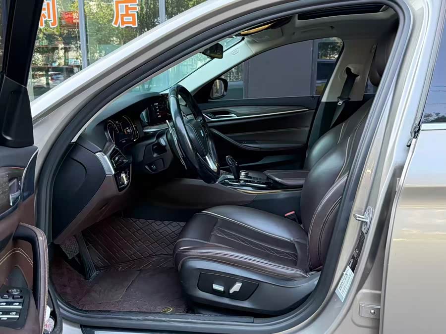 BMW 5 Series 2017, фото 6