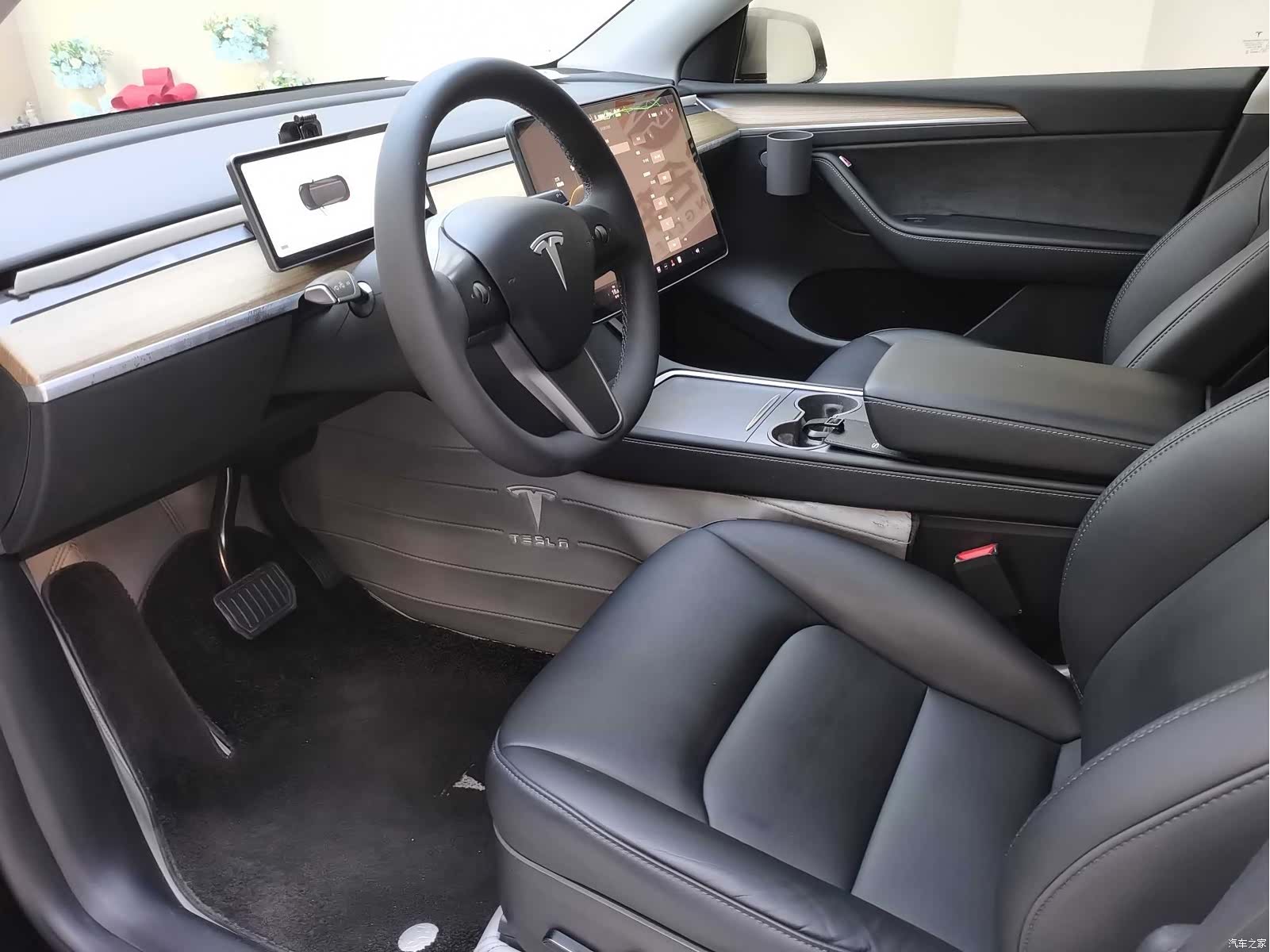 Tesla Model Y, 2023 7