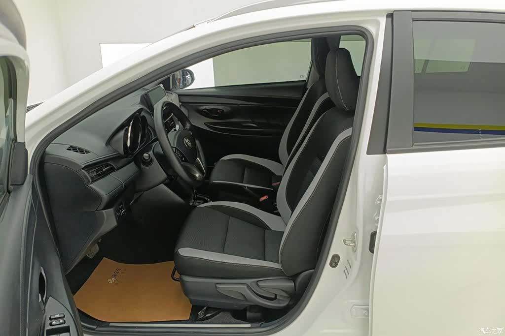 Toyota YARiS L, 2020 9