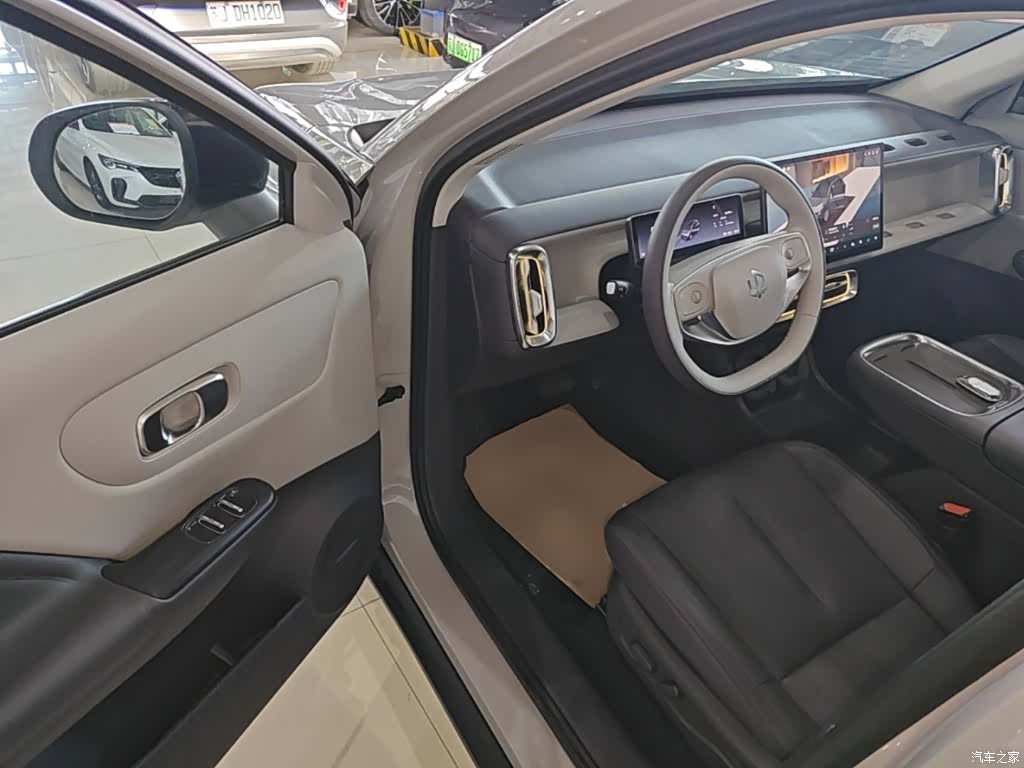 Leapmotor B10, 2025 16
