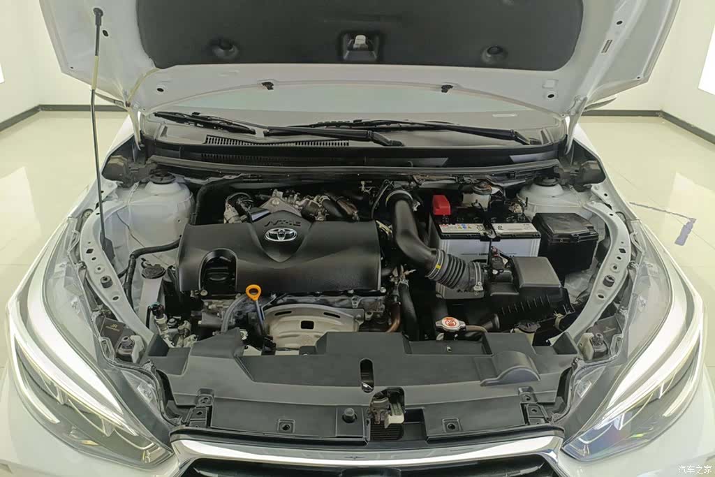 Toyota YARiS L, 2020 10